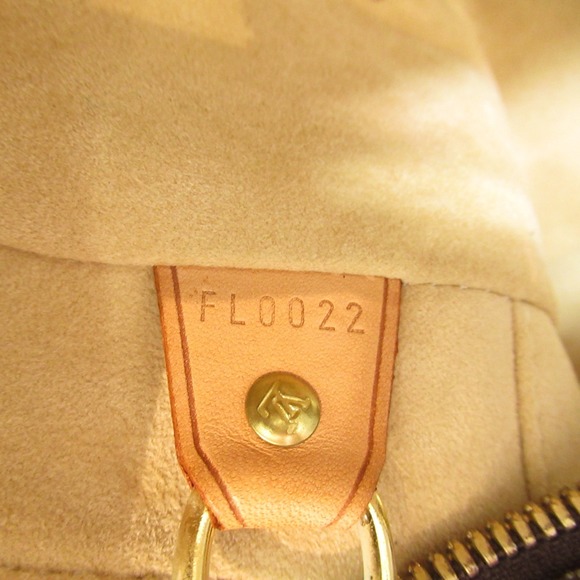 Louis Vuitton Cite GM Shoulder Bag Brown - Picture 7 of 10